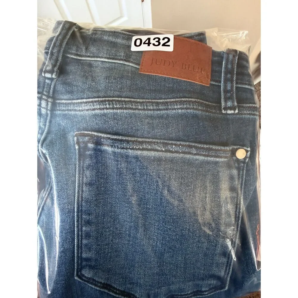 Judy Blue High Rise Distressed Skinny Jeans Raw Hem Size 11/30 - Picture 9 of 9